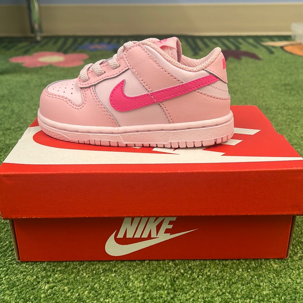 Nike toddler Dunk Low, triple pink